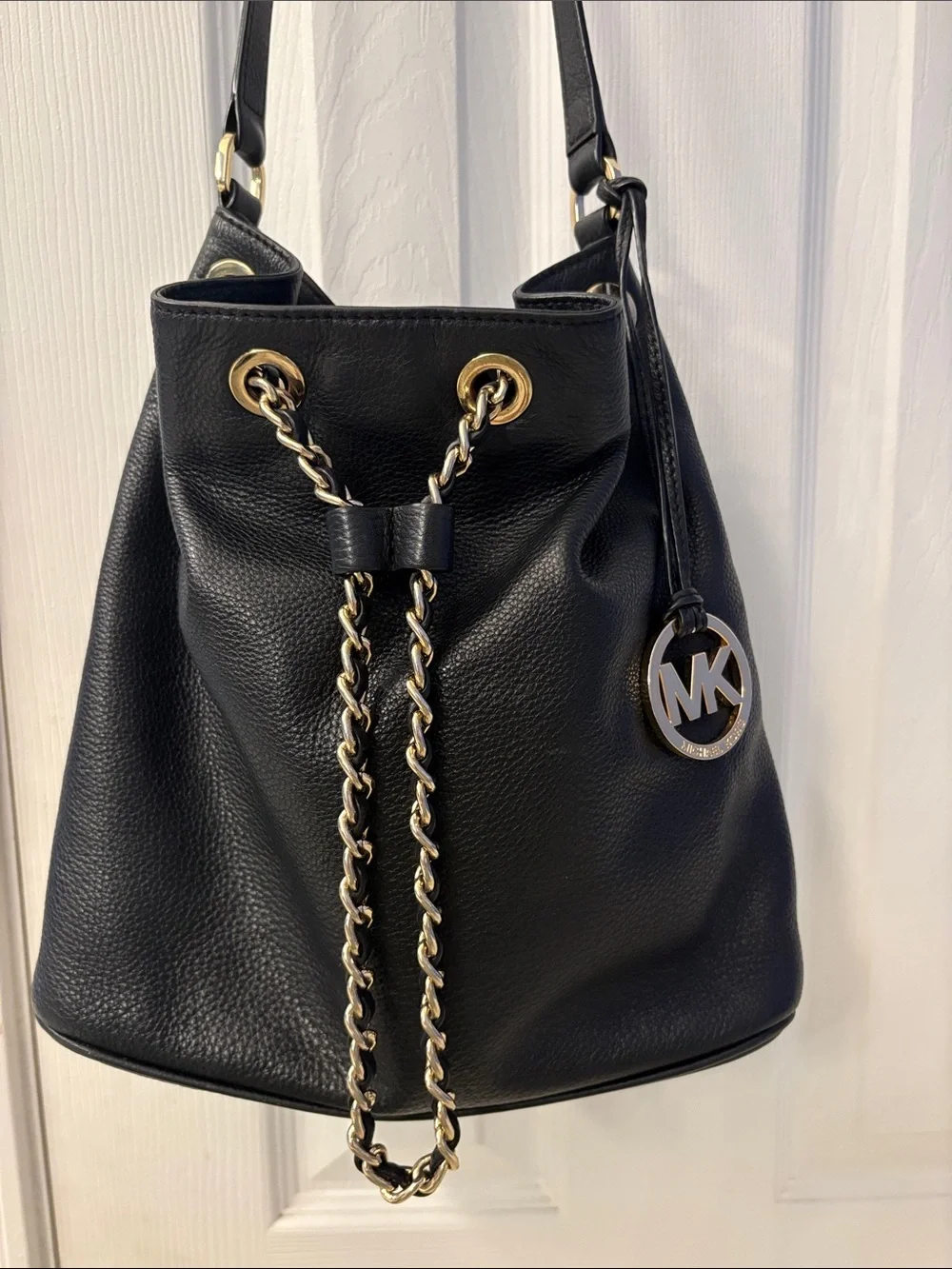 Michael Kors Large Frankie Black Pebbled Leather Chain-Accent Drawstring Hobo